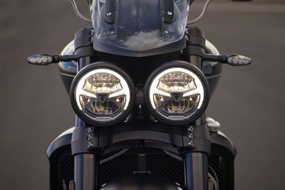 Triumph Rocket 3 R Storm et Rocket 3 GT Storm 2024 - Image 31