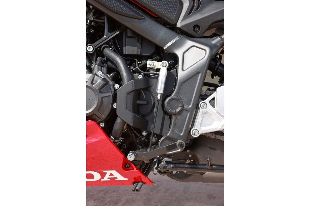 Honda CBR650R E-Clutch Test 2024 - Imagen 32