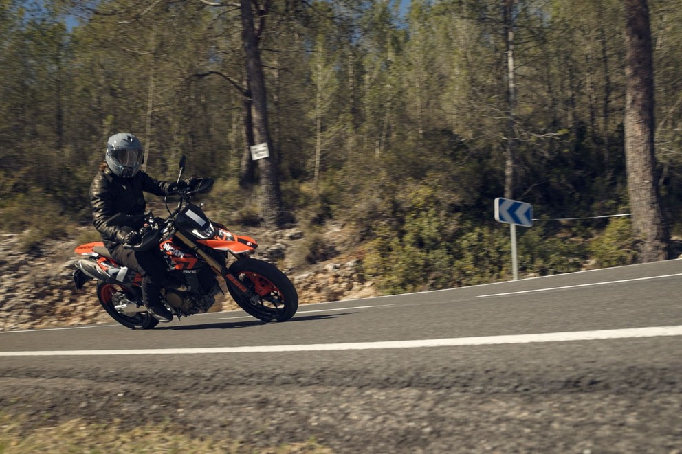 Ducati Hypermotard 698 Mono Alltags-Test 2024 - Bild 11