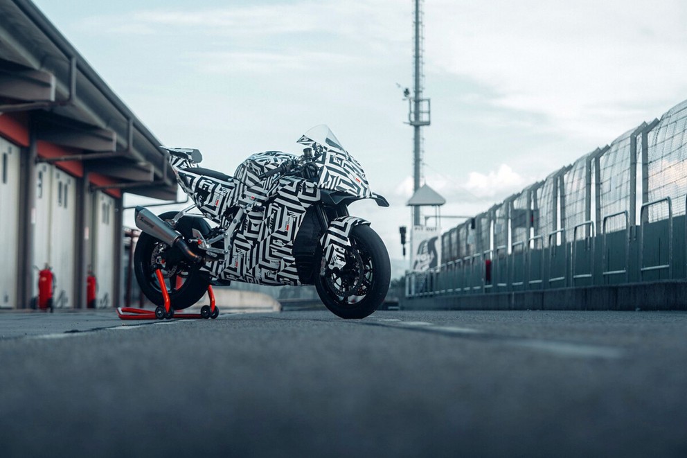 KTM 990 RC R - napokon pravi sportski motocikl za cestu! - Slika 16