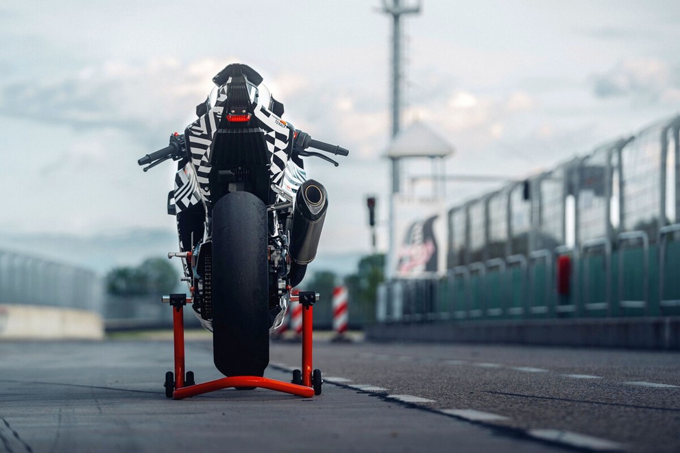 KTM 990 RC R - napokon pravi sportski motocikl za cestu! - Slika 37