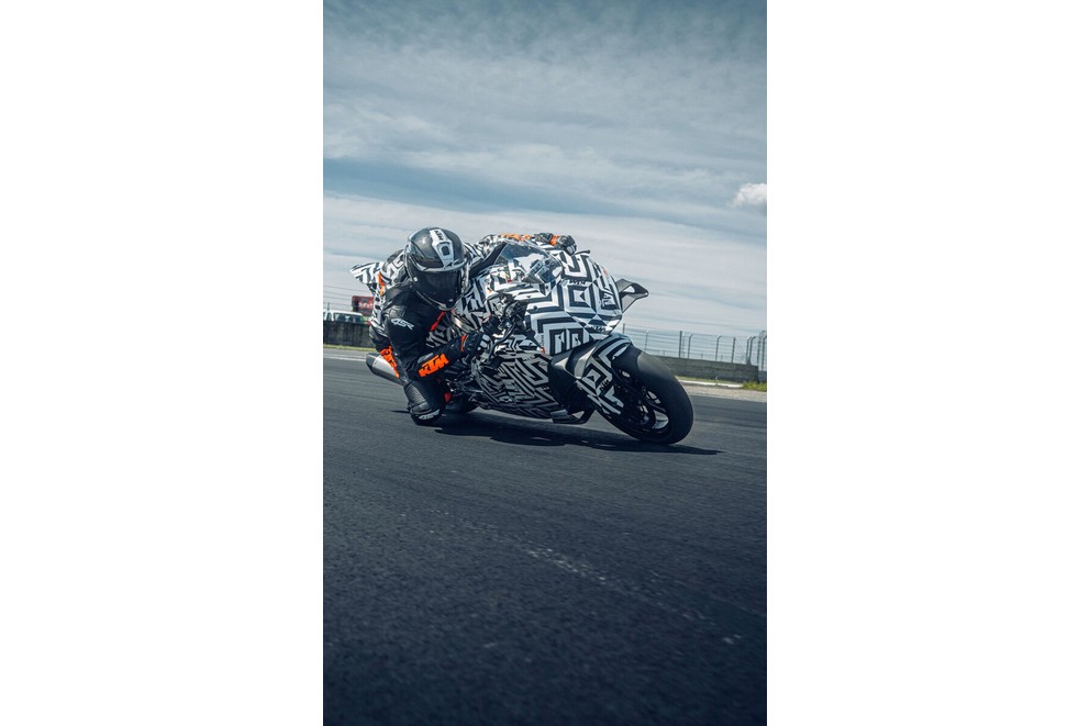KTM 990 RC R - napokon pravi sportski motocikl za cestu! - Slika 15