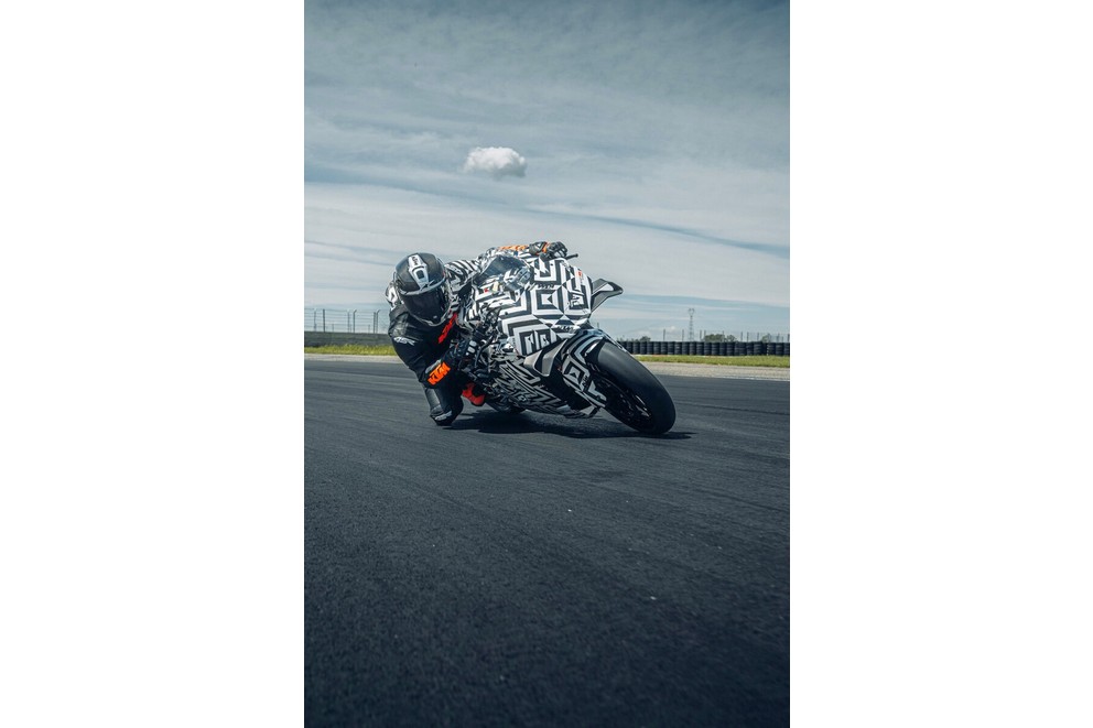KTM 990 RC R - napokon pravi sportski motocikl za cestu! - Slika 11