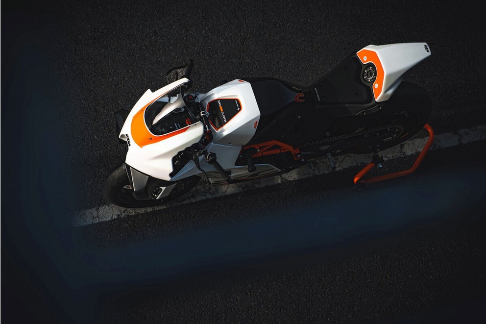 Teste da KTM RC 8C 2024 - realmente "Ready to Race"? - Imagem 19