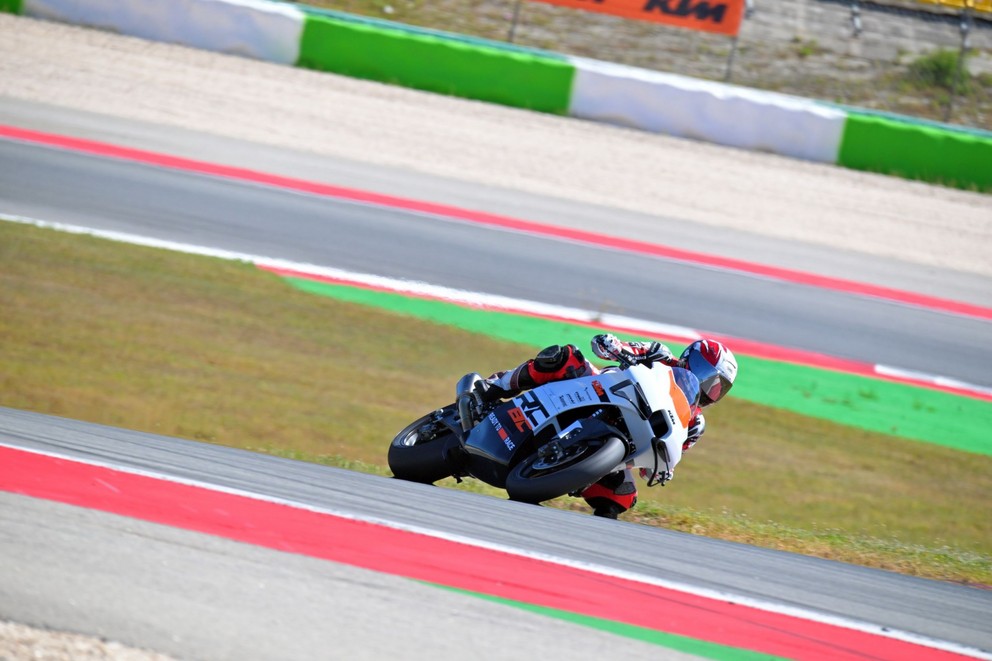 KTM RC 8C Test 2024 - really "Ready to Race"? - Image 2