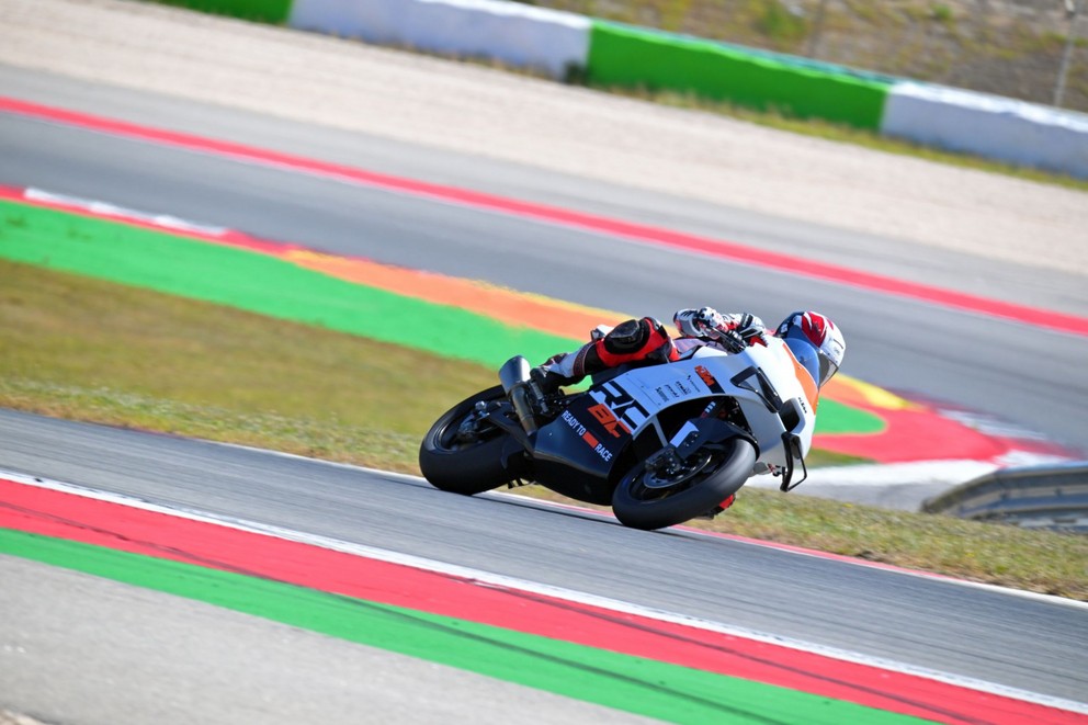 KTM RC 8C Test 2024 - really "Ready to Race"? - Image 3