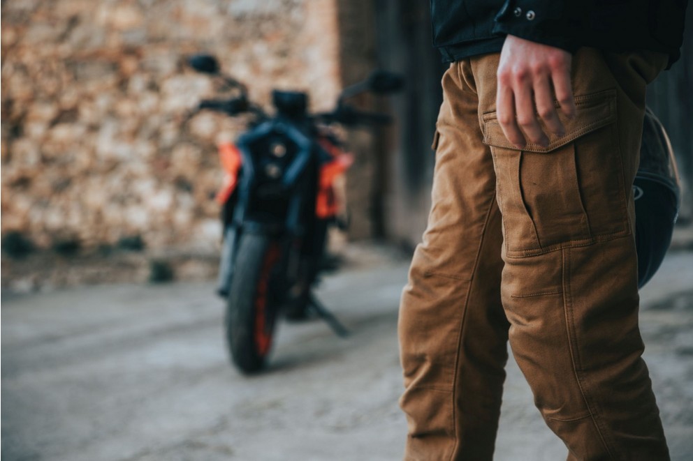 Modeka Matlock & Brandon Cargo Jeans - Městský motocyklový outfit - Obrázek 27