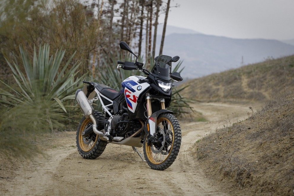 Overview: Mid-Range Adventure Bikes 2024 - Image 3