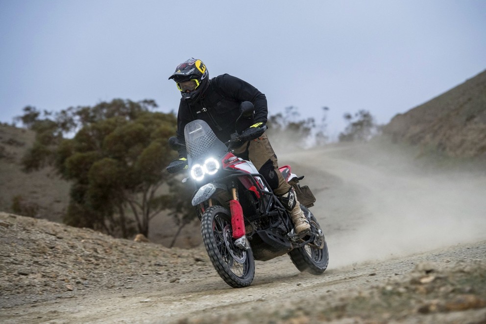 Overview: Mid-Range Adventure Bikes 2024 - Image 16