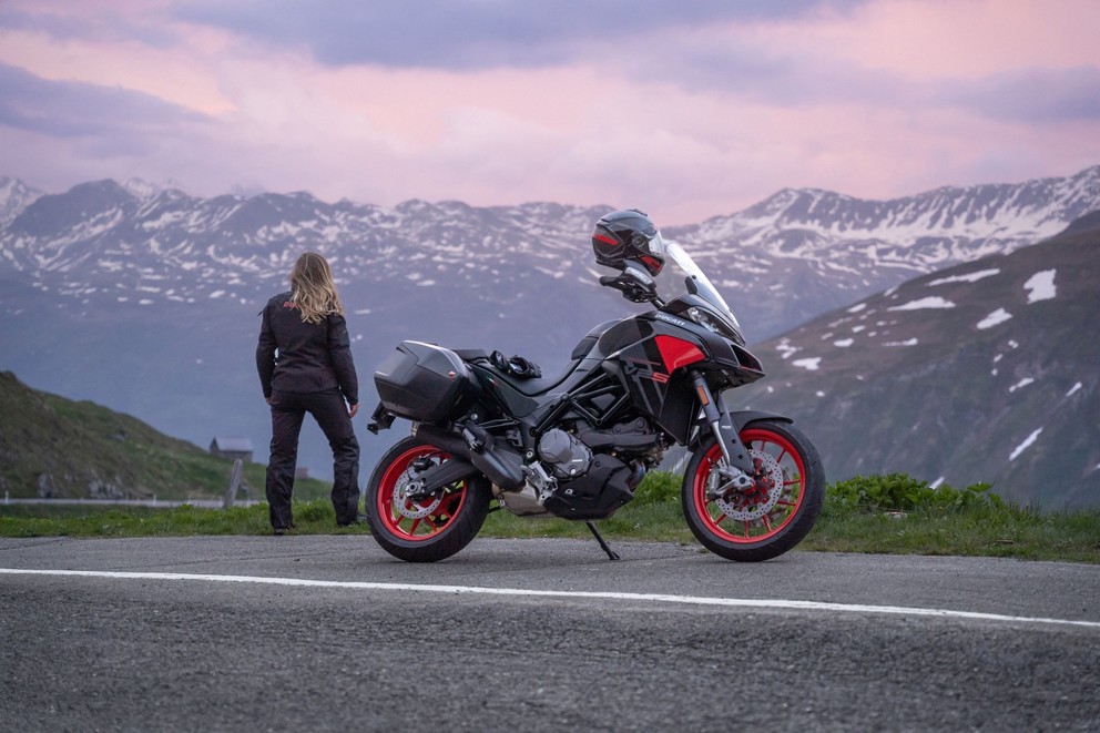 Aperçu : Motos d’aventure de classe moyenne 2024 - Image 12