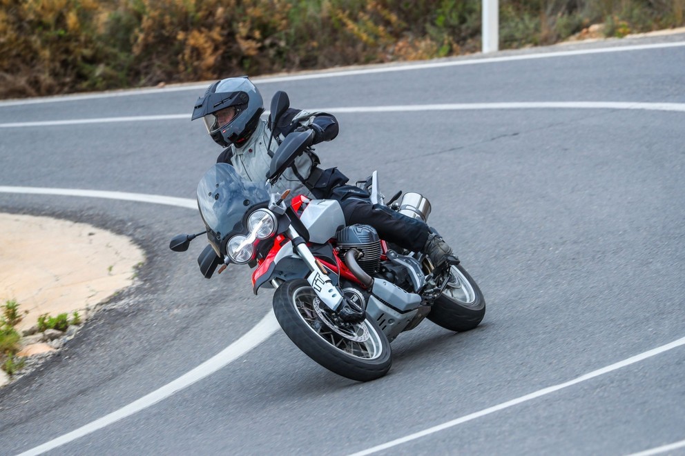 Aperçu : Motos d’aventure de classe moyenne 2024 - Image 29