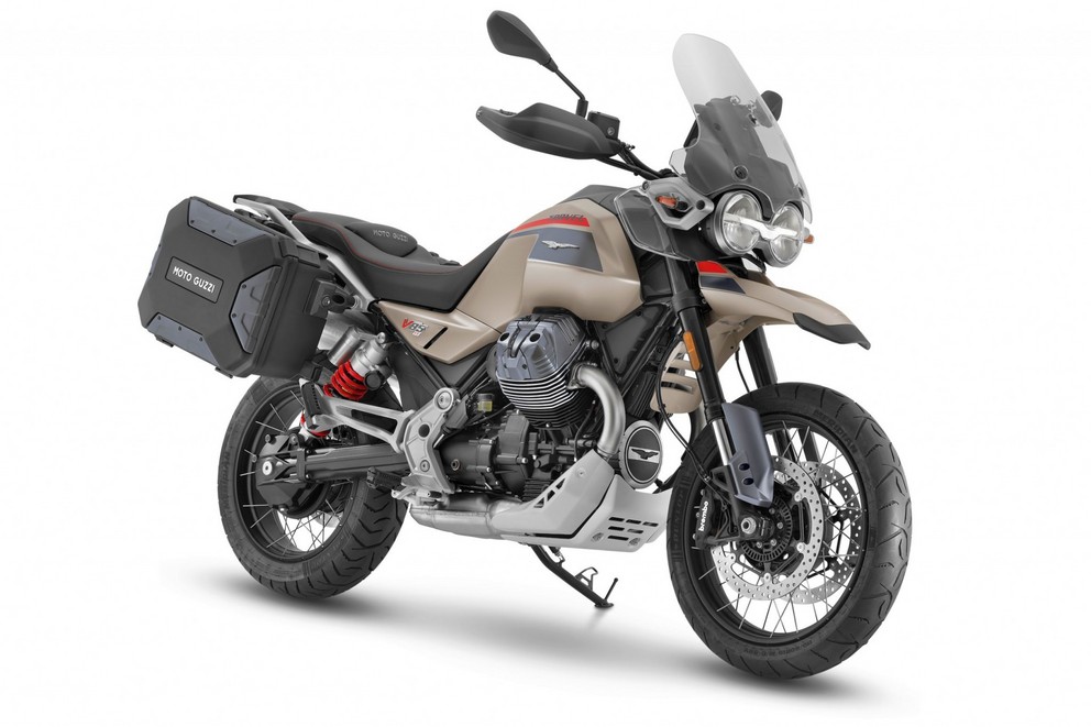 Overview: Mid-Range Adventure Bikes 2024 - Image 30