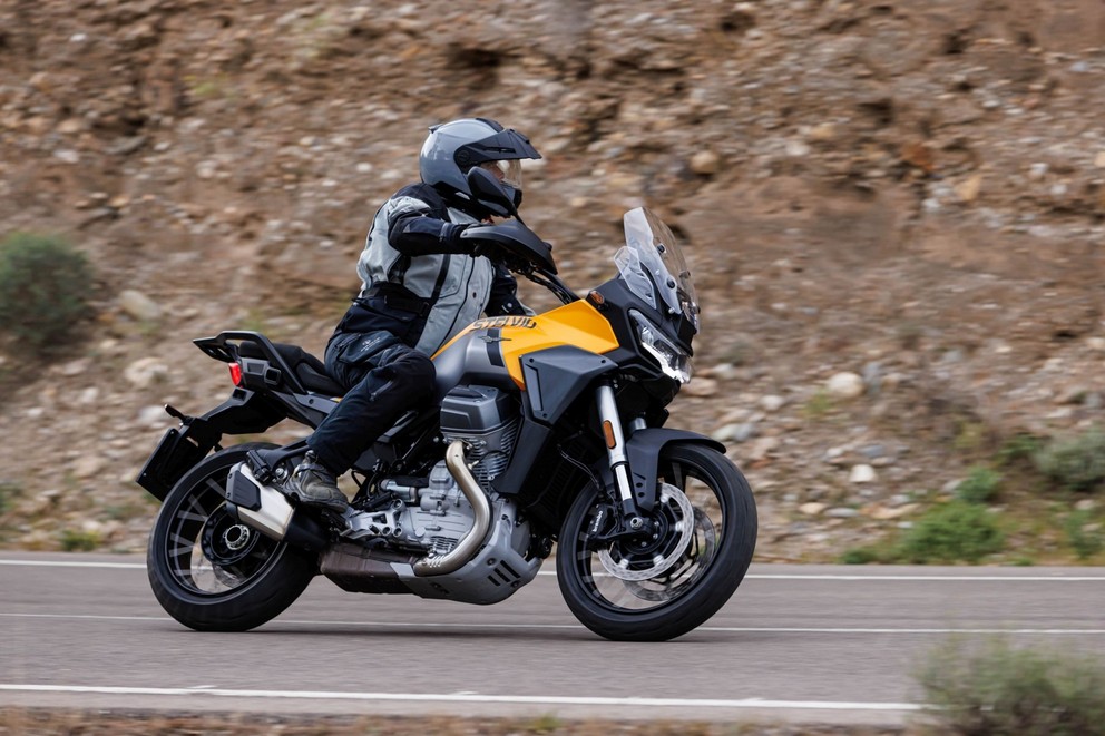 Overview: Mid-Range Adventure Bikes 2024 - Image 32