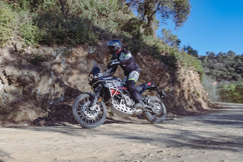 Overview: Mid-Range Adventure Bikes 2024 - Image 13