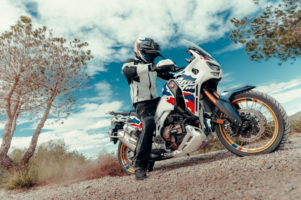 Overview: Mid-Range Adventure Bikes 2024 - Image 17