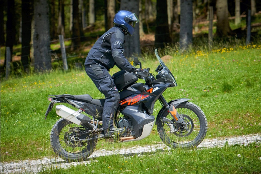 Prehľad: Stredná trieda adventure motorky 2024 - Obrázok 23