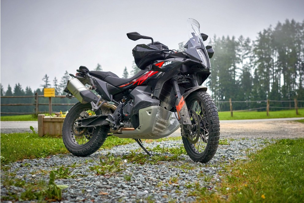 Overview: Mid-Range Adventure Bikes 2024 - Image 24