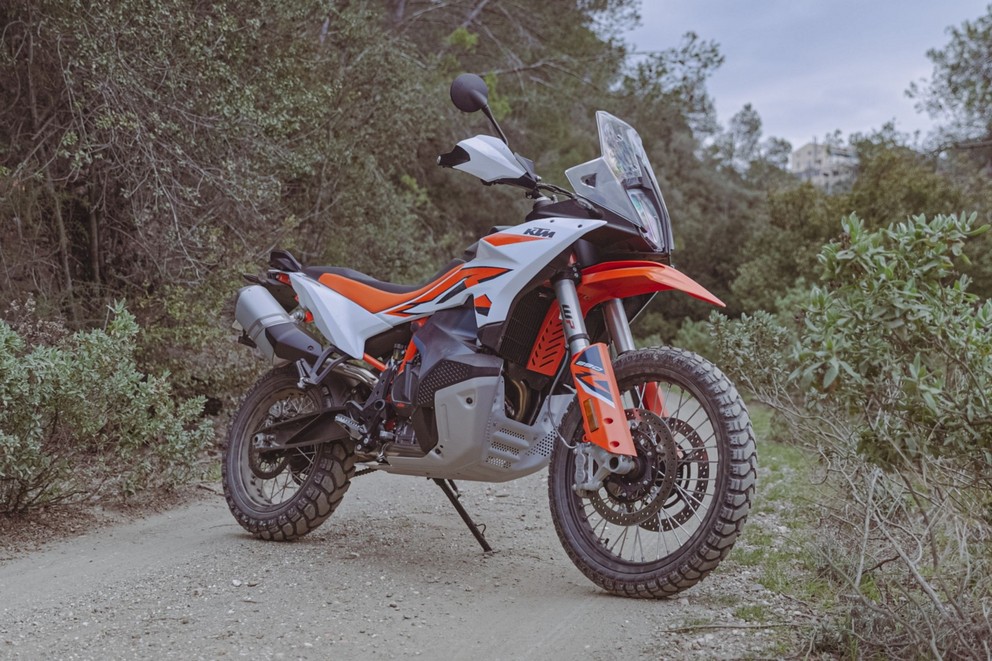 Overview: Mid-Range Adventure Bikes 2024 - Image 27