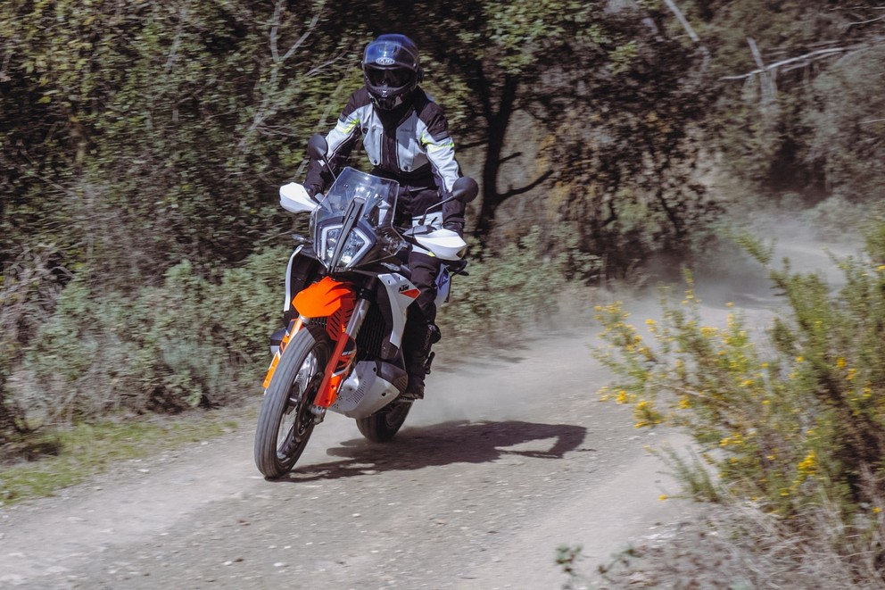 Overview: Mid-Range Adventure Bikes 2024 - Image 26