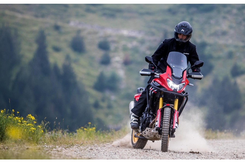 Vstopne potovalne enduro motocikle 2024 - pregled - Slika 25