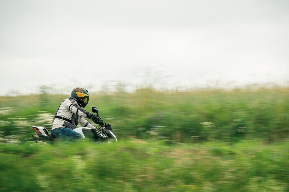 CF MOTO 450 NK - Versatility and Style in Review - Image 97