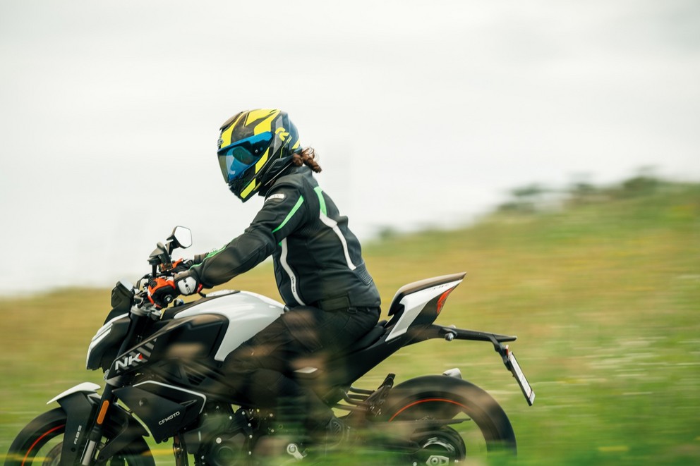 CF MOTO 450 NK - Versatility and Style in Review - Image 77