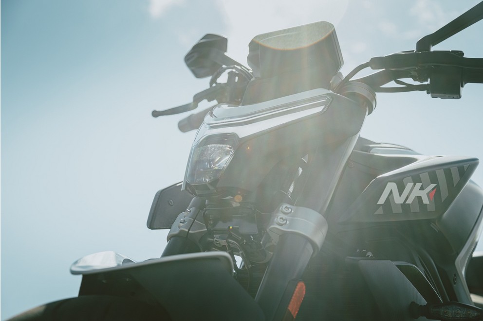 CF MOTO 450 NK - Versatility and Style in Review - Image 87