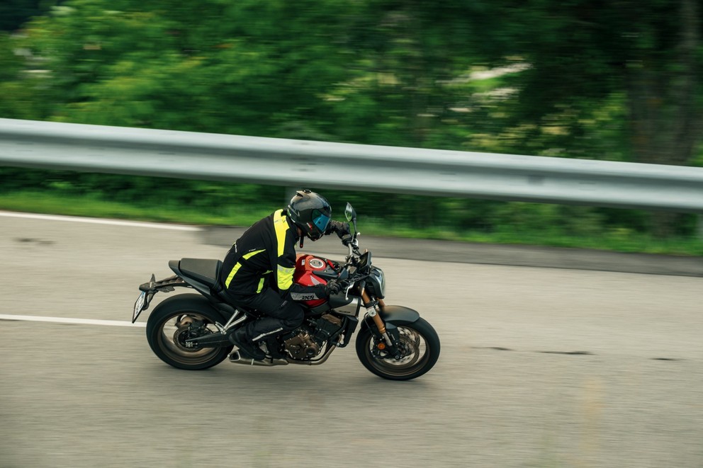Honda CB650R E-Clutch - Moderne techniek ontmoet klassieke kracht - afbeelding 55