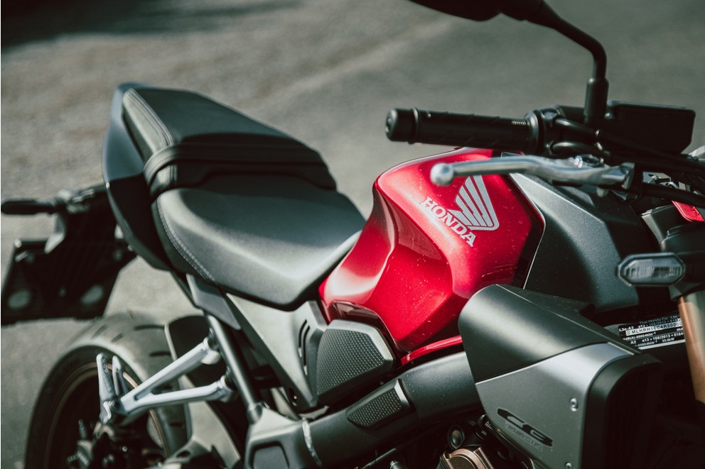 Honda CB650R E-Clutch - Moderne Technik trifft auf klassische Power - Bild 108