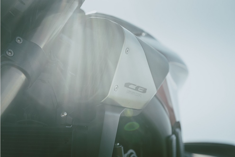Honda CB650R E-Clutch - Tecnologia moderna encontra potência clássica - Imagem 90