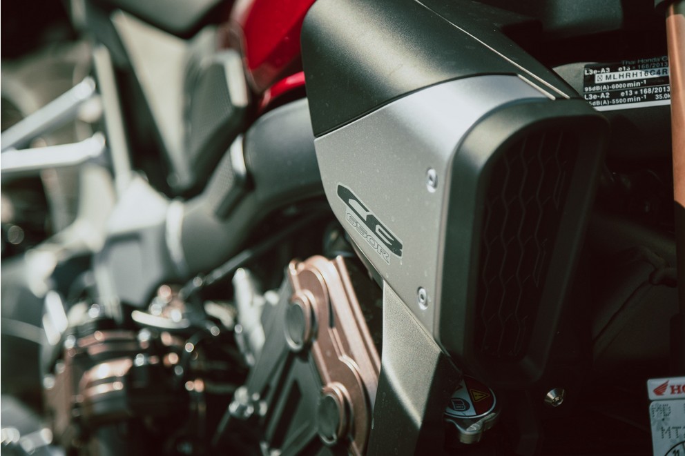 Honda CB650R E-Clutch - Moderne Technik trifft auf klassische Power - Bild 95