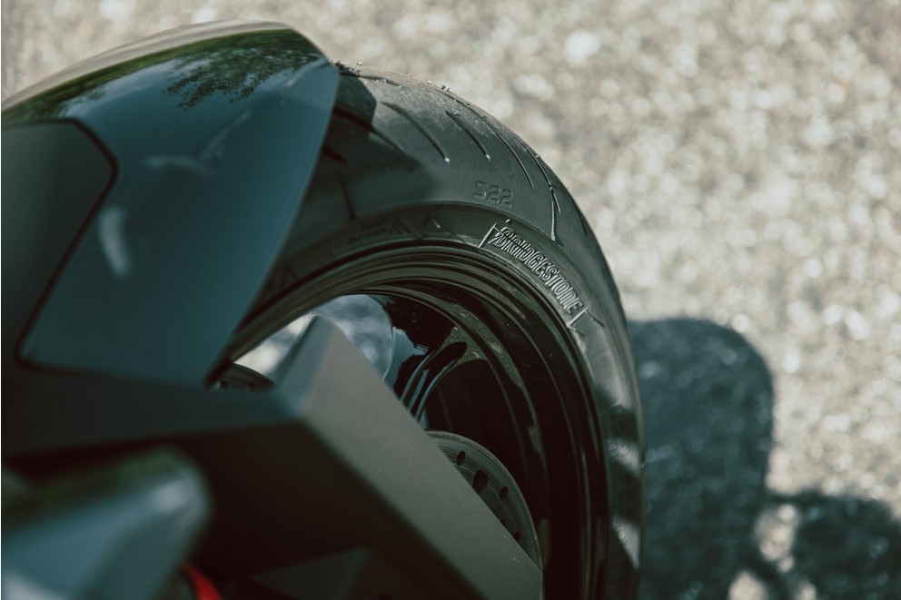 KTM 990 Duke - Dynamisches Kraftpaket auf zwei Rädern - Bild 43