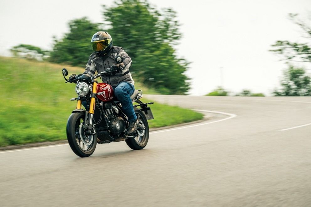 Triumph Speed 400 - Agility and Fun Factor - Image 21