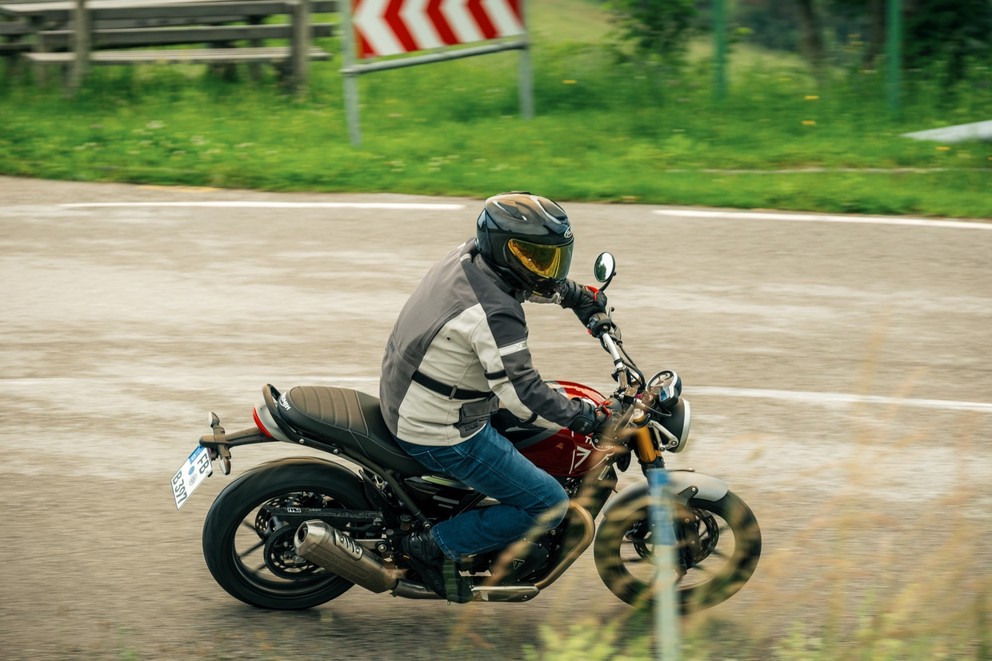 Triumph Speed 400 - Agility and Fun Factor - Image 15