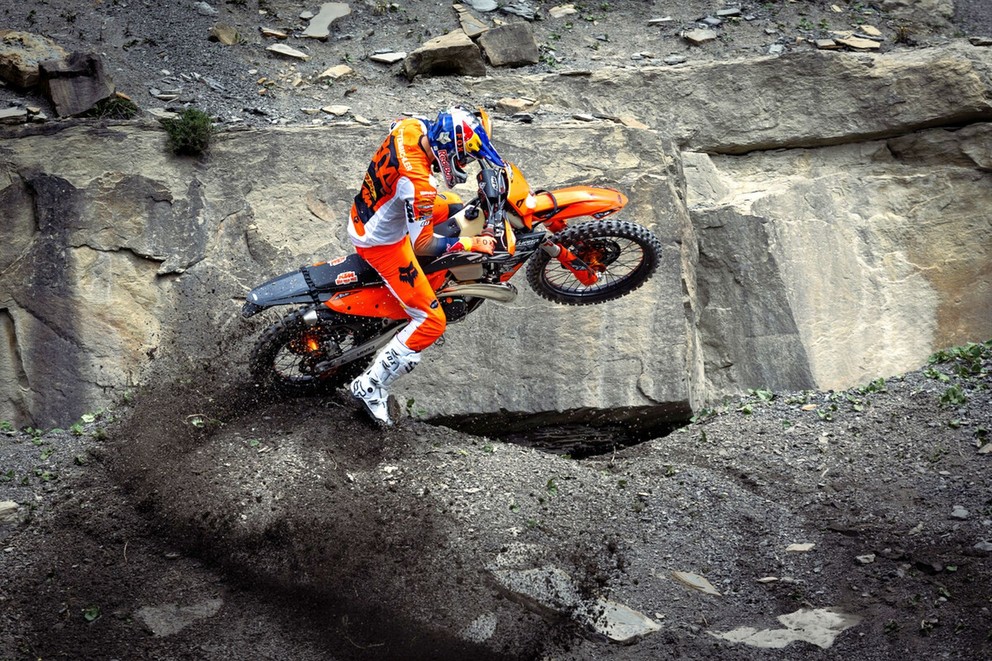 KTM 300 EXC HARDENDURO 2025 - Obrázok 10