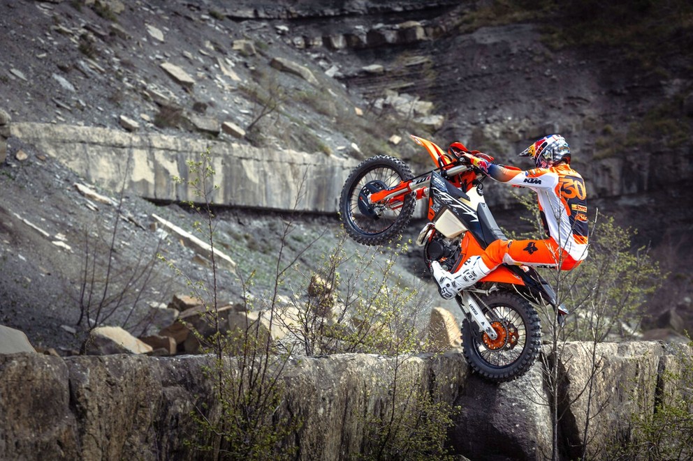 KTM 300 EXC HARDENDURO 2025 - Slika 14