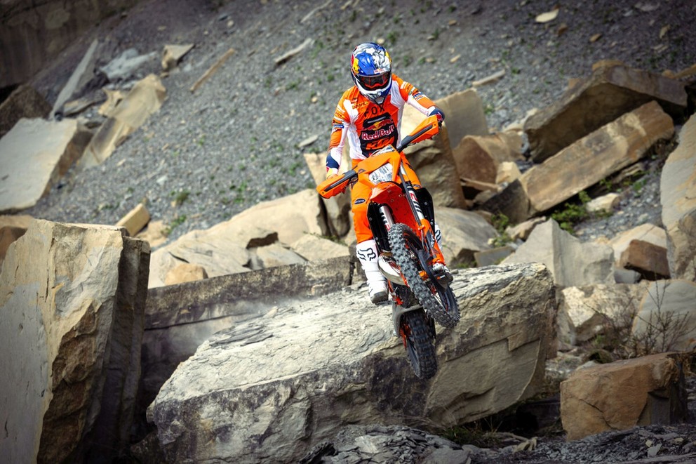 KTM 300 EXC HARDENDURO 2025 - Slika 22