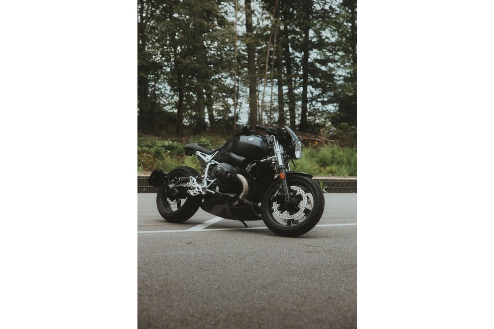 'Rented the dream bike for a day through RIBE - BMW R NINE T 2016' - Image 16