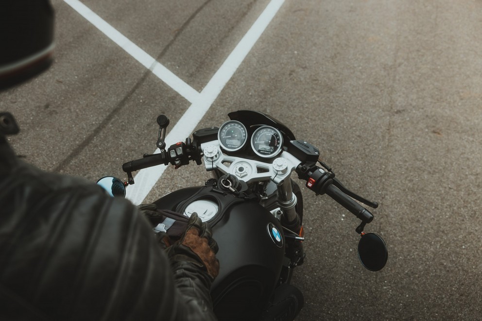 Louer la moto de rêve pour une journée chez RIBE - BMW R NINE T 2016 - Image 12