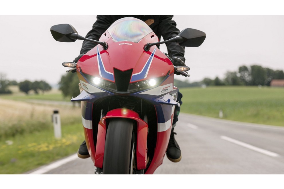 Honda CBR600RR 2024 tested on the twisty road - Image 35