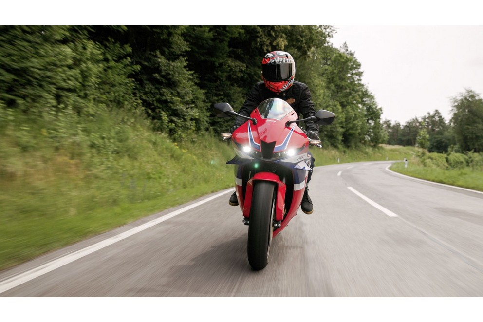 Honda CBR600RR 2024 im Test auf der Landstraße - Bild 1