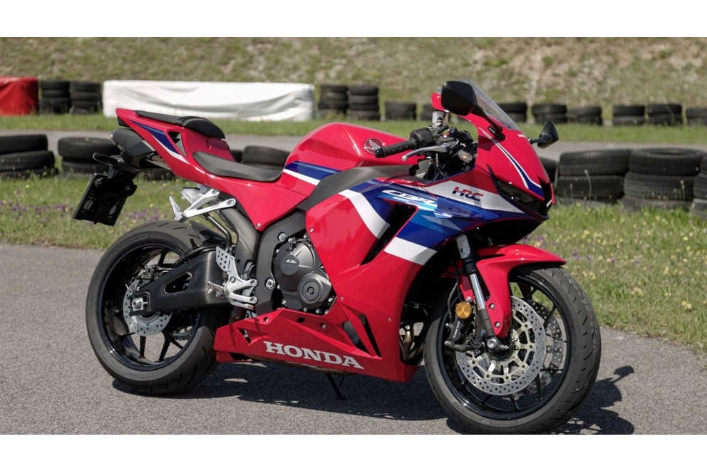 Honda CBR600RR 2024 kırsal yolda test edildi - Resim 23