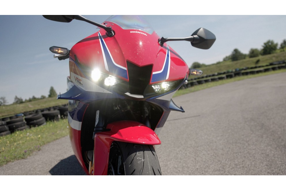 Honda CBR600RR 2024 im Test auf der Landstraße - Bild 9