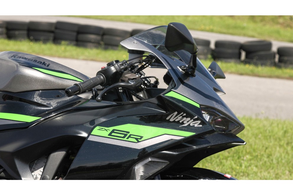 Test de la Kawasaki Ninja ZX-6R 2024 sur route sinueuse - Image 17