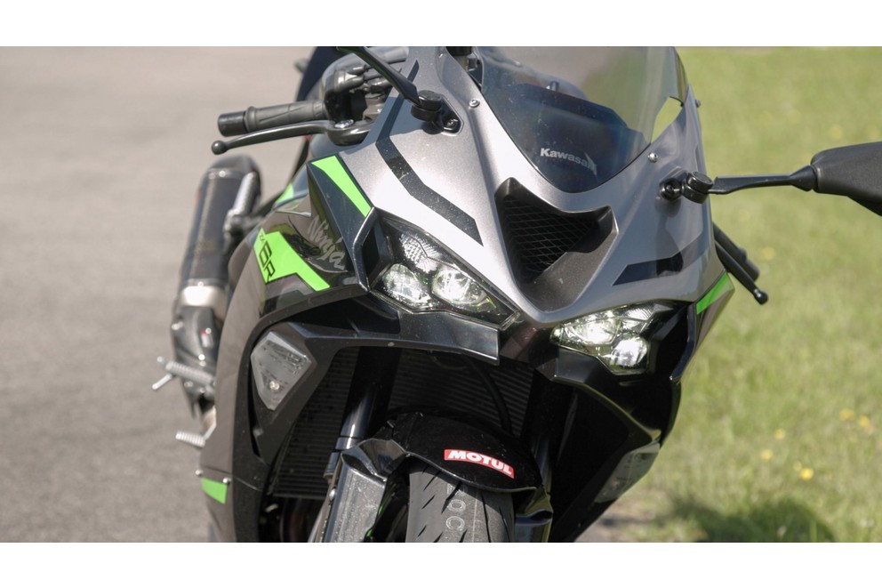 Kawasaki Ninja ZX-6R 2024 Test auf der Landstraße - Bild 14