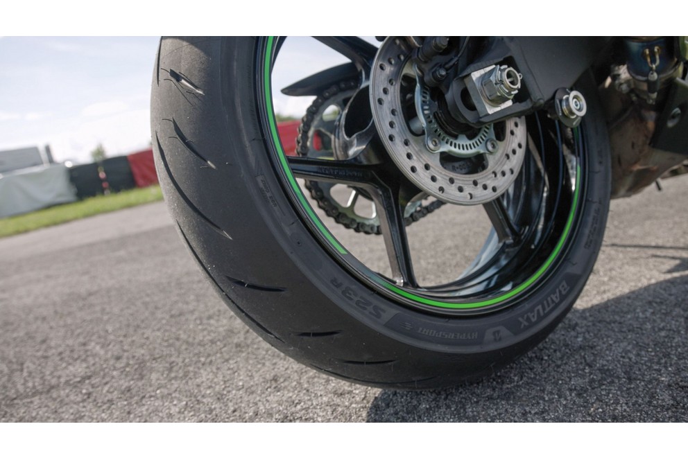 Kawasaki Ninja ZX-6R 2024 Testi kırsal yolda - Resim 24