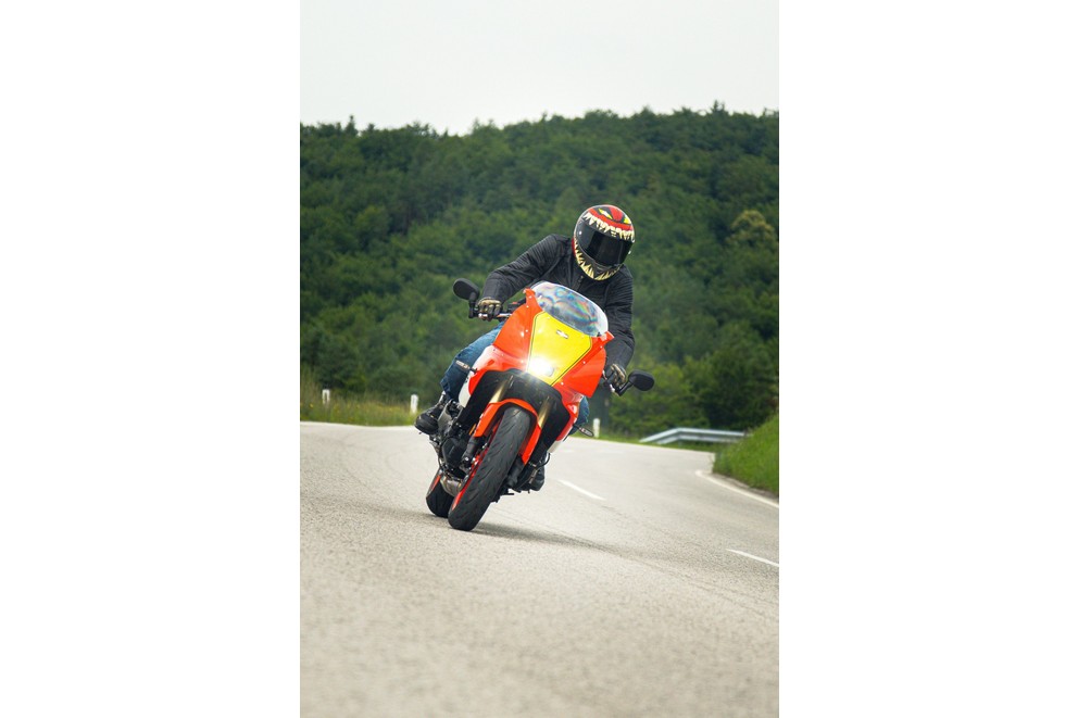 Yamaha XSR900 GP 2024 Test on the Country Road - Image 58