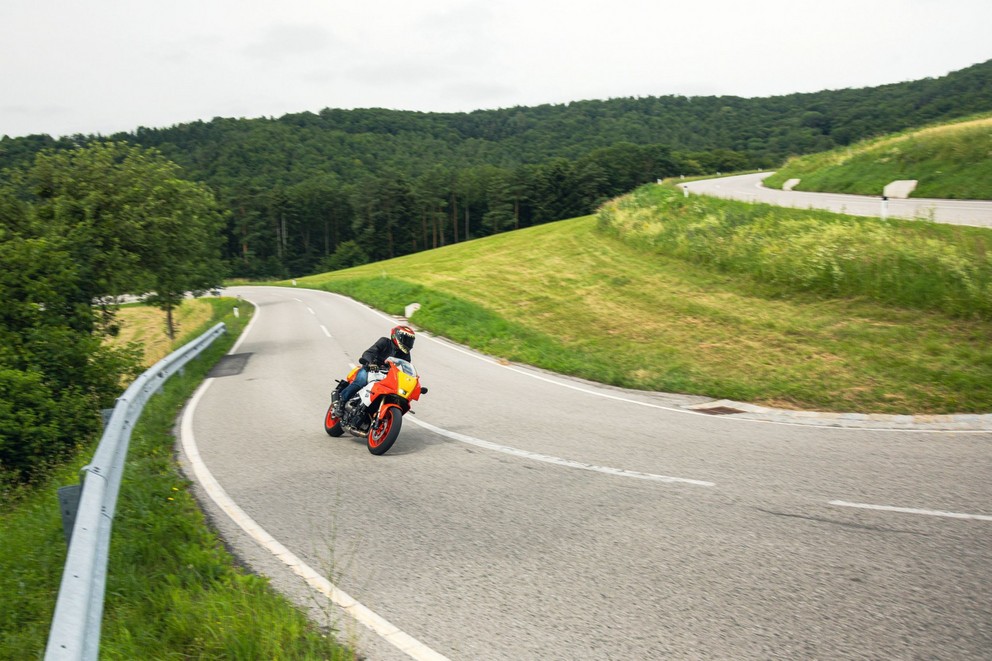 Yamaha XSR900 GP 2024 Test on the Country Road - Image 30