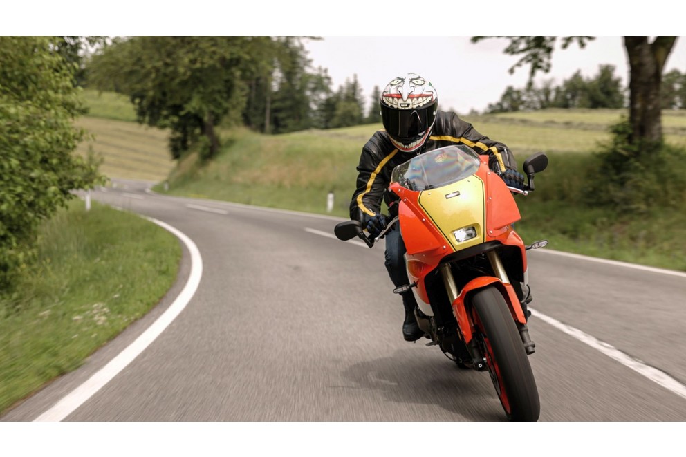 Yamaha XSR900 GP 2024 Test on the Country Road - Image 51