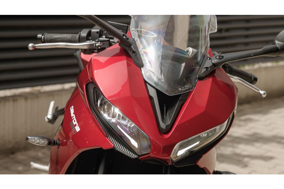 Test de la Triumph Daytona 660 sur route sinueuse 2024 - Image 63